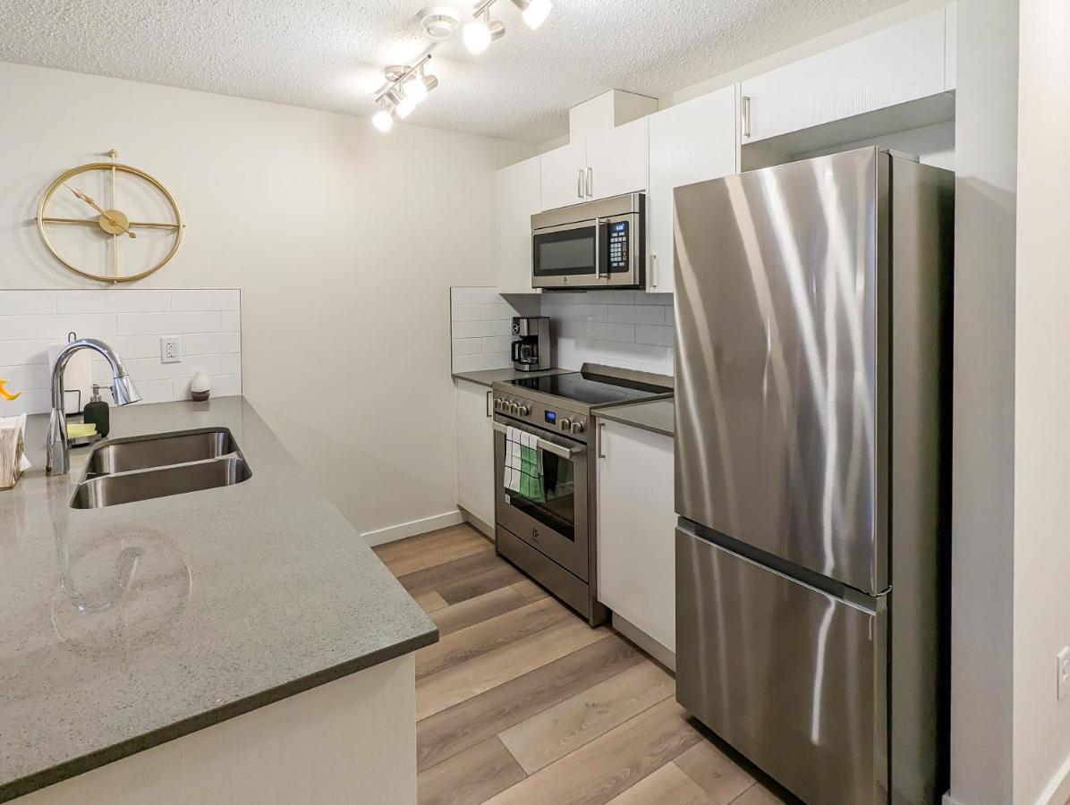 Globalstay New Apartments In Cranbrook Free Street Parking YYC Exteriér fotografie