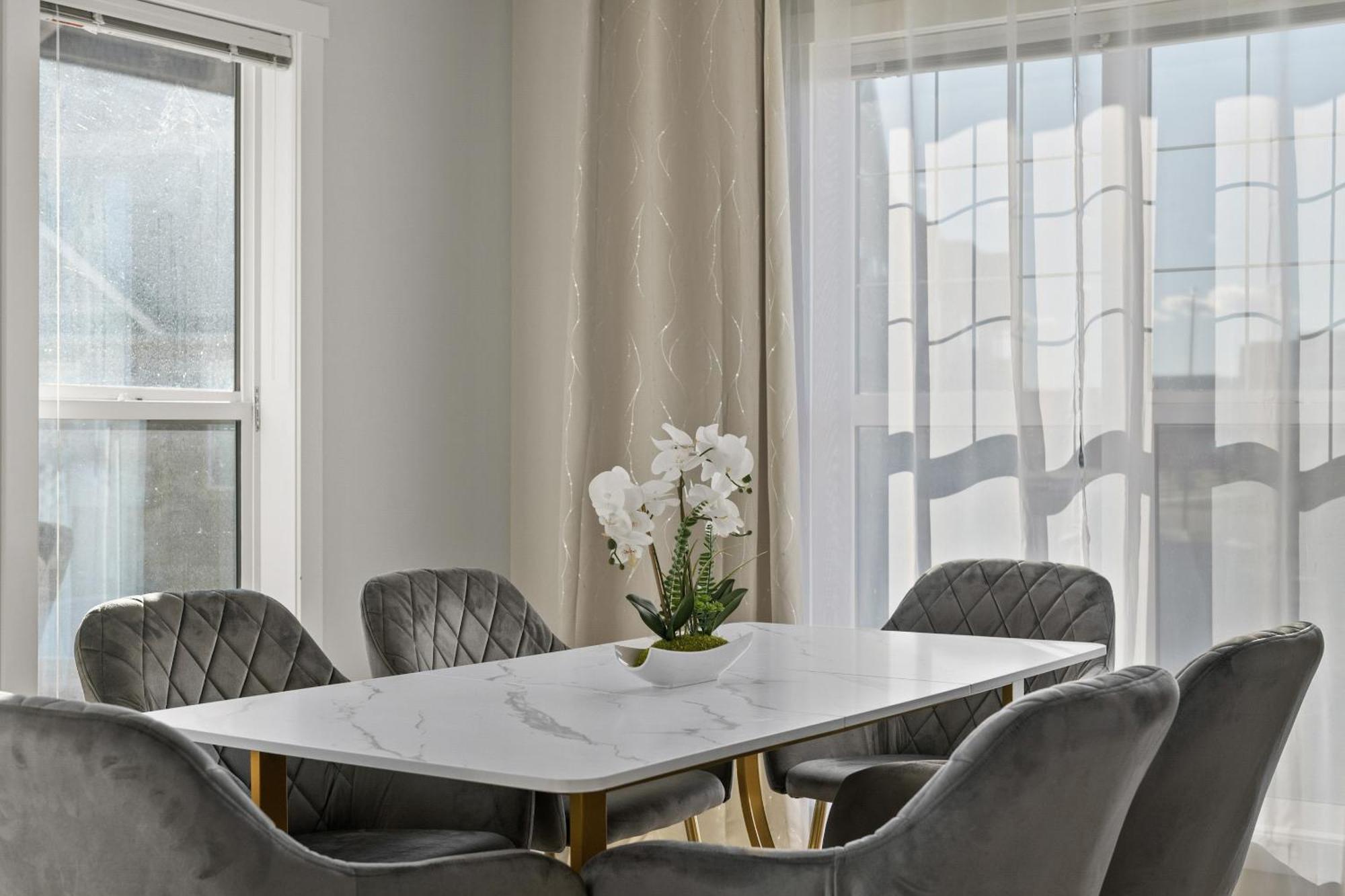 Globalstay New Apartments In Cranbrook Free Street Parking YYC Exteriér fotografie